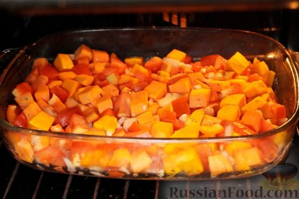 Тыква, запечённая с бататом и сыром