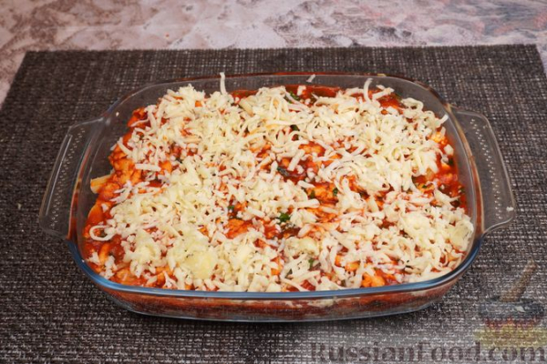 Запеканка из макарон с фаршем, творогом и сыром