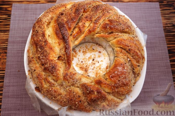 Апельсиновый рождественский калач-краффин с изюмом и орехами