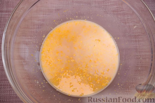 Апельсиновый рождественский калач-краффин с изюмом и орехами