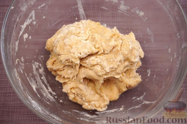 Апельсиновый рождественский калач-краффин с изюмом и орехами