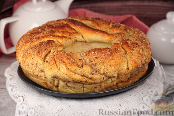 Апельсиновый рождественский калач-краффин с изюмом и орехами