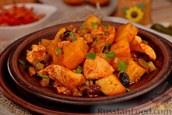 Азу из курицы с изюмом