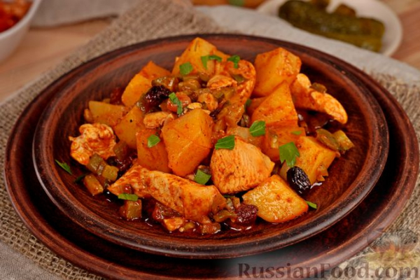 Азу из курицы с изюмом