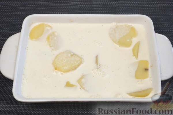 Картофель, запечённый в сырно-молочном соусе