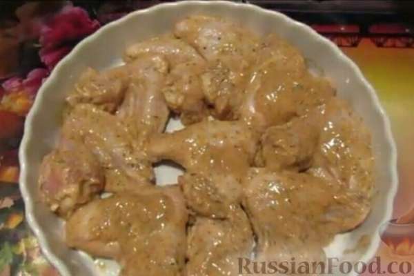 Куриные крылья в горчично-соевом маринаде
