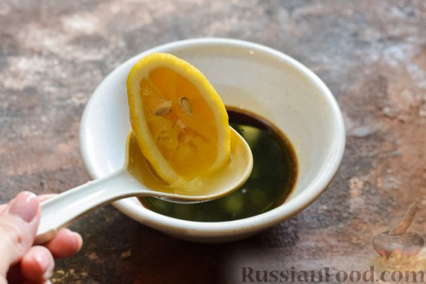Куриные крылышки, запечённые в лимонно-соевом маринаде