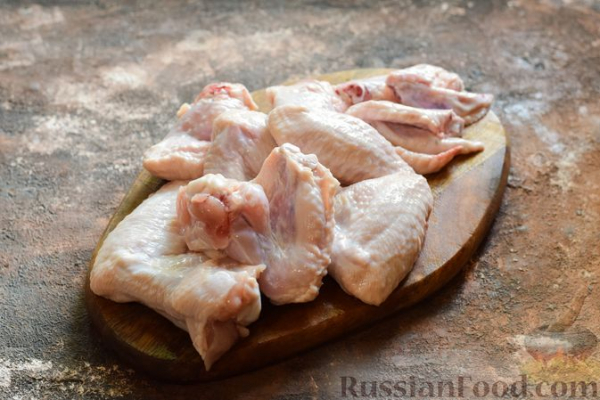 Куриные крылышки, запечённые в лимонно-соевом маринаде
