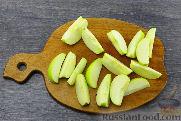 Печень с клюквой и яблоками, в духовке