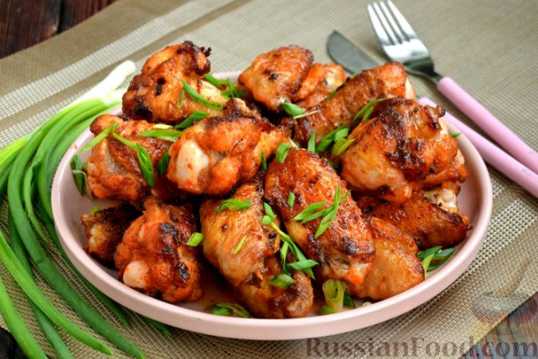 Пряные жареные куриные крылышки