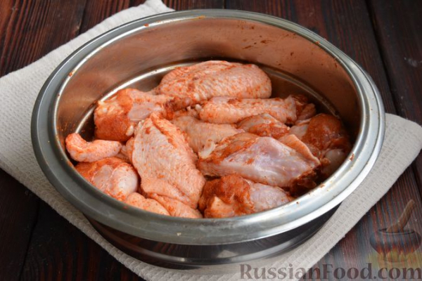 Пряные жареные куриные крылышки