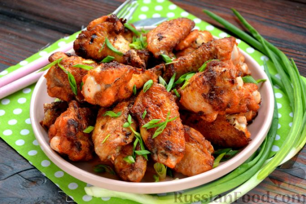 Пряные жареные куриные крылышки