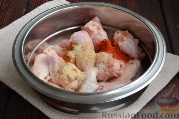 Пряные жареные куриные крылышки
