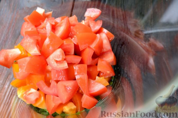 Салат из баклажанов и помидоров, с зернами граната