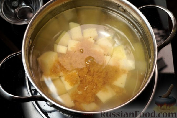 Сливочный суп с грибами, тыквой и булгуром