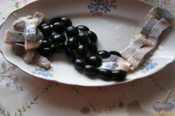 Змея из сельди