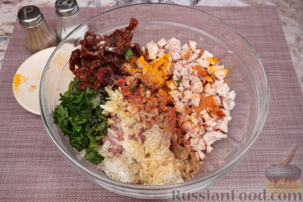 Мясной террин с копчёной курицей и вялеными томатами
