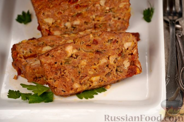 Мясной террин с копчёной курицей и вялеными томатами