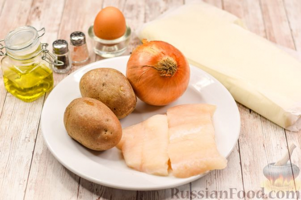 Слоёные пирожки с рыбой и картофелем