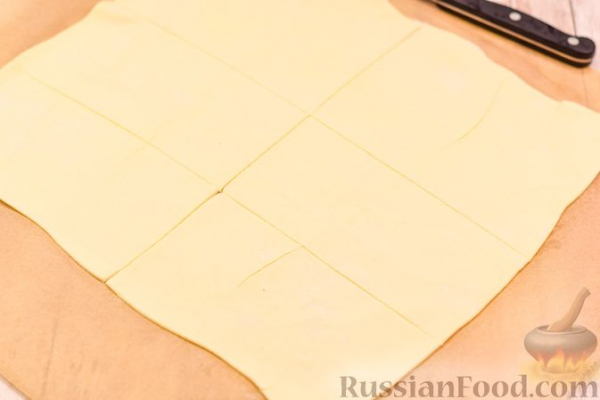 Слоёные пирожки с рыбой и картофелем
