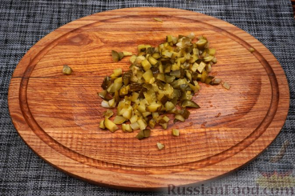 Рыбная солянка с крабовыми палочками