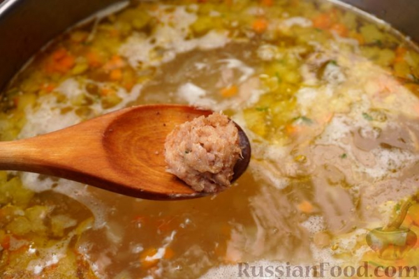 Суп с рыбными клецками и сливками
