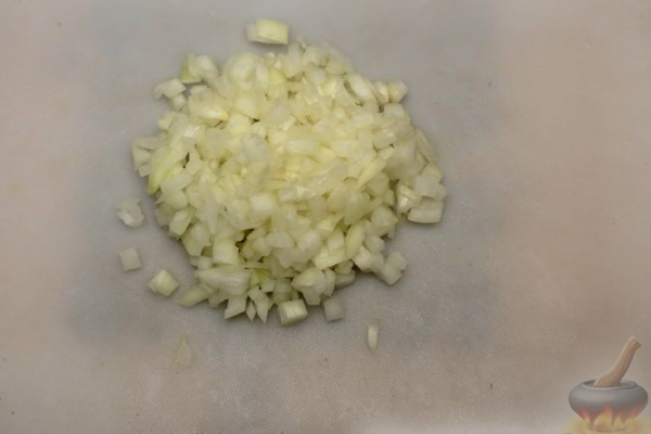 Курица, тушенная с овощами и смородиной