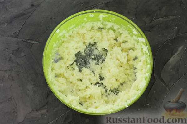 Тёртый пирог со сливами