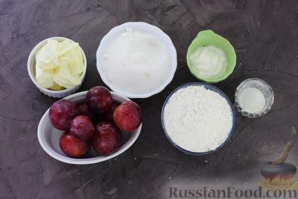 Тёртый пирог со сливами