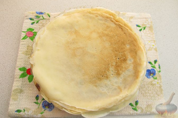 Блинчики с грибами и ветчиной, запечённые под соусом бешамель и сыром Блинчики с грибами и ветчиной, запечённые под соусом бешамель и сыром