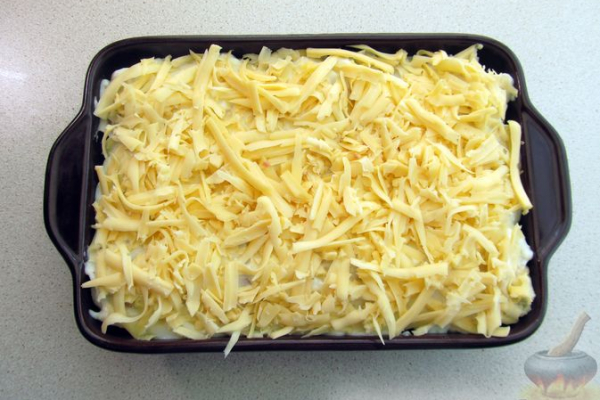 Блинчики с грибами и ветчиной, запечённые под соусом бешамель и сыром Блинчики с грибами и ветчиной, запечённые под соусом бешамель и сыром