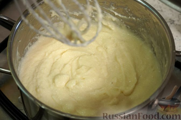 Манная каша с белым шоколадом и вишней