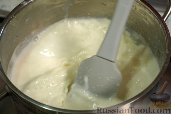Манная каша с белым шоколадом и вишней