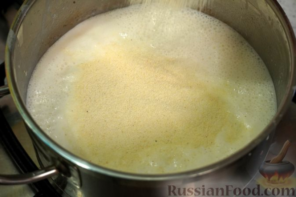 Манная каша с белым шоколадом и вишней