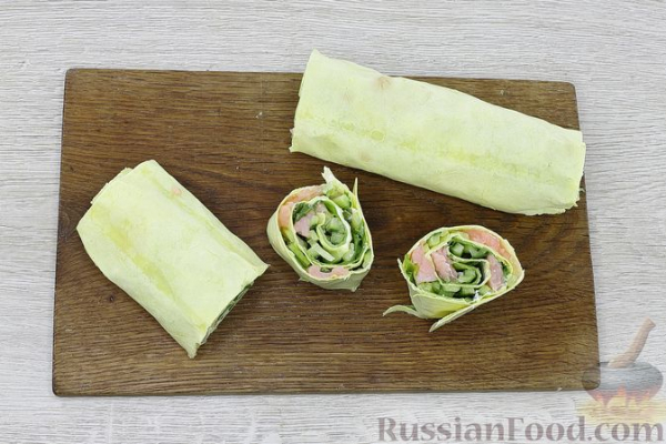 Рулет из лаваша с красной рыбой