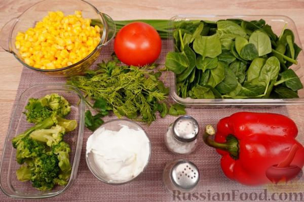 Овощной салат с брокколи и кукурузой