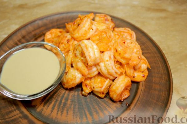 Пикантные жареные креветки с чесноком (на сливочном масле)