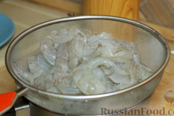 Пикантные жареные креветки с чесноком (на сливочном масле)