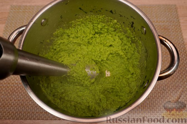 Фёзелек (суп) с зелёным горошком