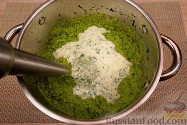 Фёзелек (суп) с зелёным горошком