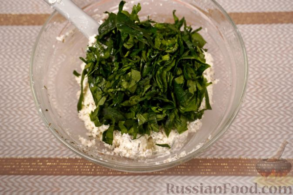 Кёрёзёт (закуска) с творогом, брынзой и шпинатом