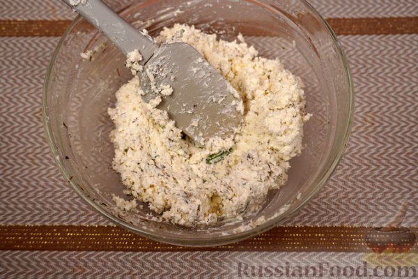 Кёрёзёт (закуска) с творогом, брынзой и шпинатом