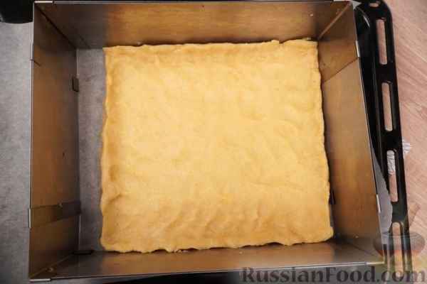 Мазурек с варёной сгущёнкой, шоколадом и орехами