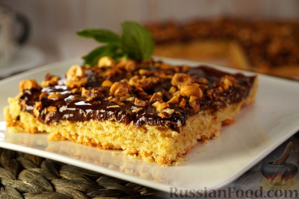 Мазурек с варёной сгущёнкой, шоколадом и орехами
