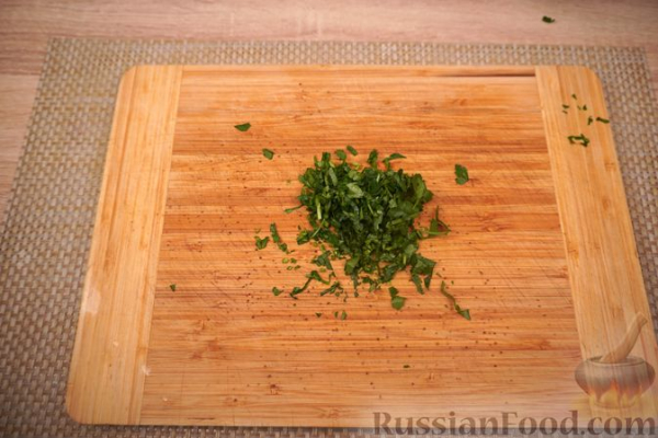 Салат из сельди, яблок и солёных огурцов