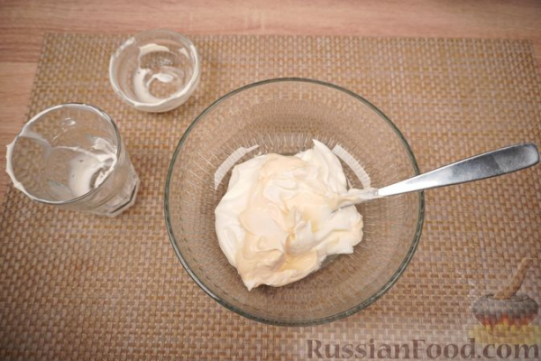 Салат из сельди, яблок и солёных огурцов