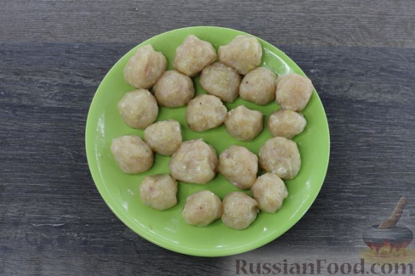 Суп с чечевицей, фрикадельками и овощами