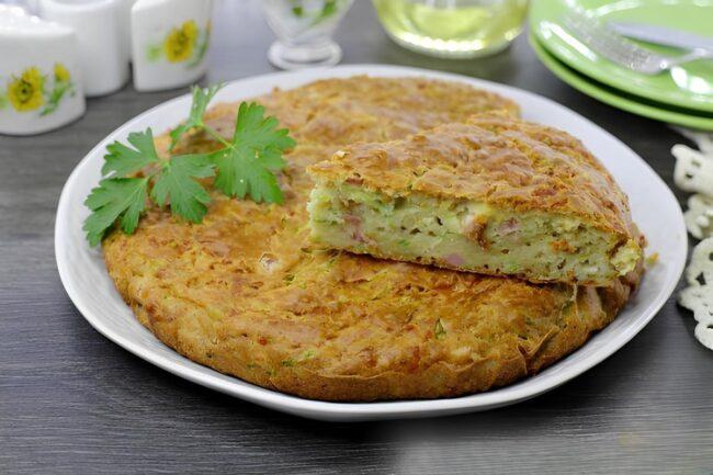 Кабачковый пирог с ветчиной и сыром