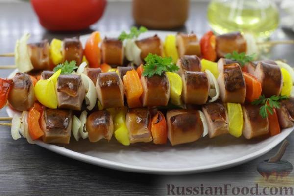 Шашлык из сосисок с овощами