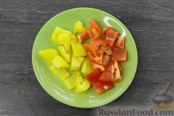 Шашлык из сосисок с овощами